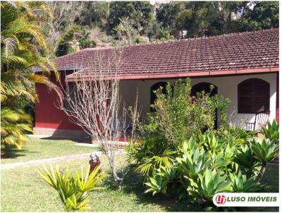 Casa para Venda, em Teresópolis, bairro Granja Florestal, 3 dormitórios, 4 banheiros, 2 suítes